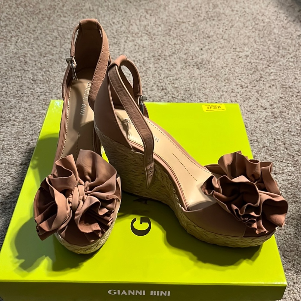 Gianni Bini Wedge Sandals